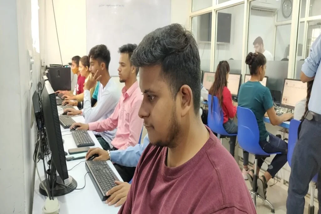 data Computers Rishikesh - Computer Lab